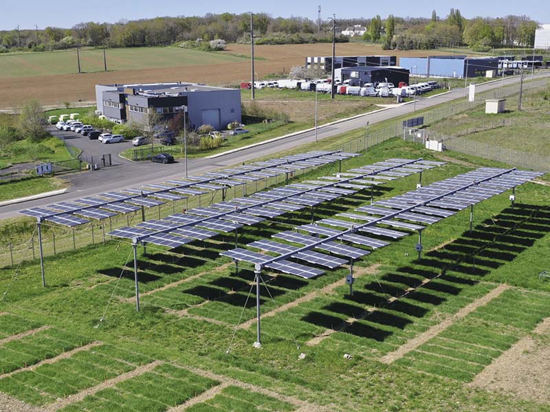 Sistema de montaje solar en tierra frente a sistema de montaje en tejado: ¿Cuál es mejor?